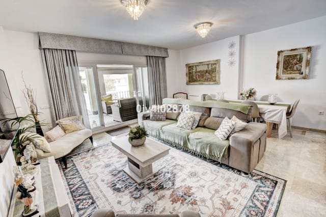 6 soveværelse Semi-Rækkehus til salg i Benalmadena Costa, Benalmádena med swimmingpool - € 799.000 (Ref: 9539998)