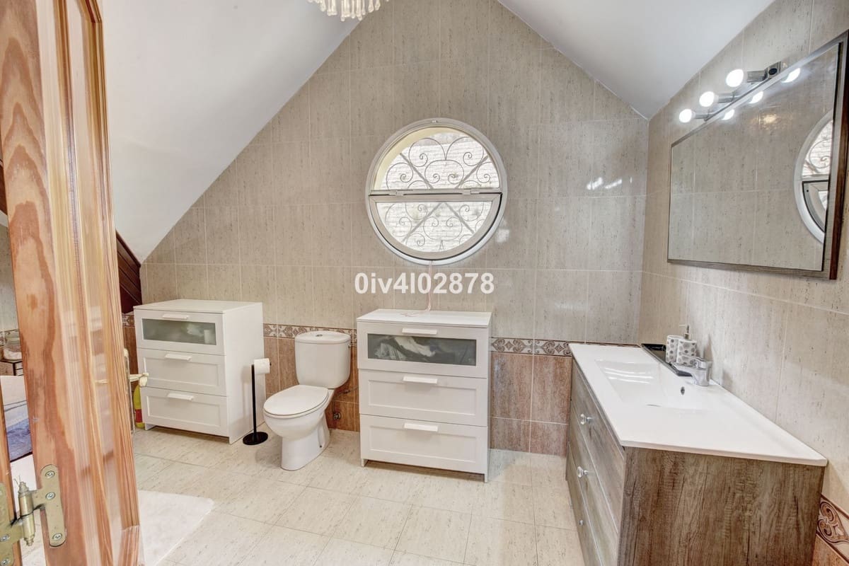 6 soveværelse Semi-Rækkehus til salg i Benalmadena Costa med swimmingpool - € 799.000 (Ref: 9539998)