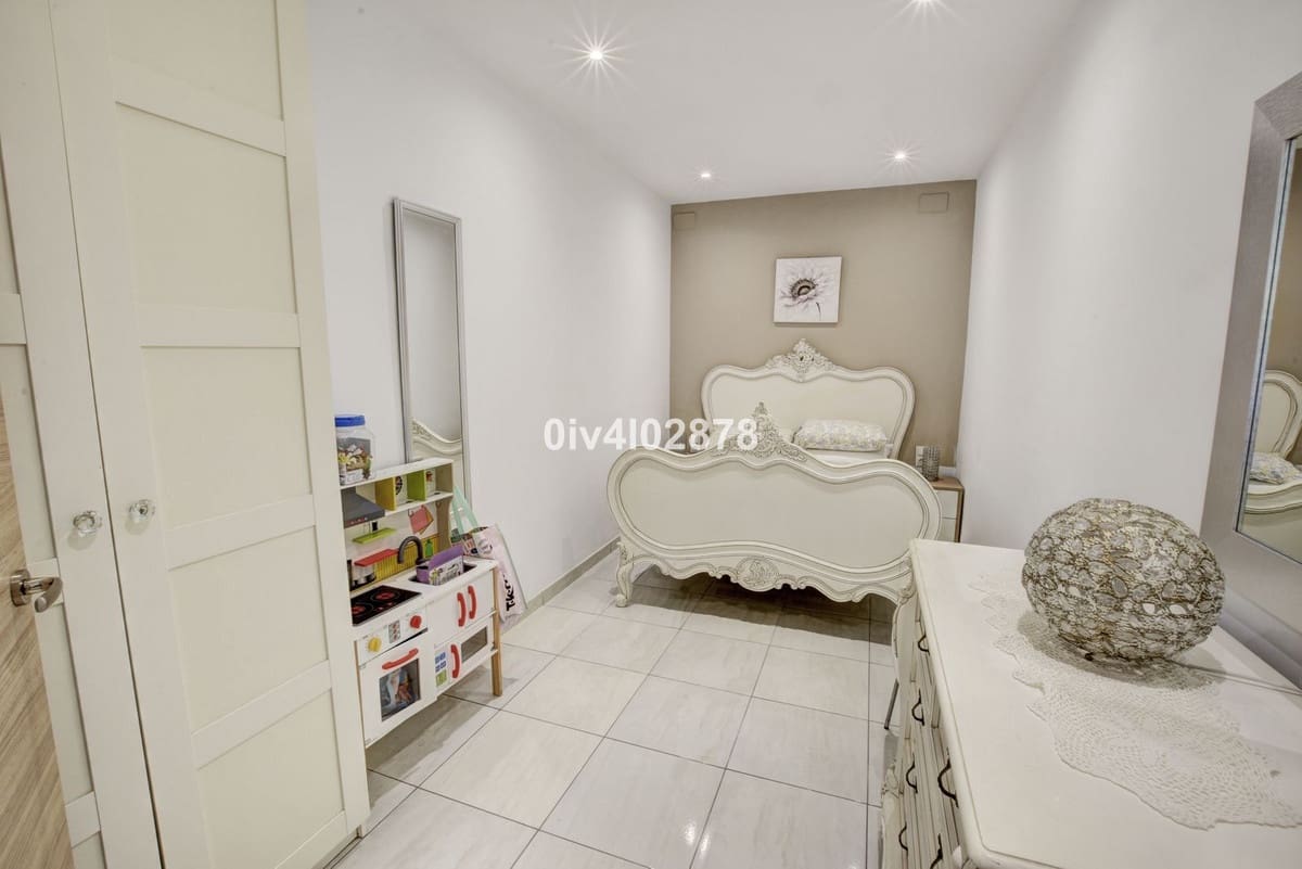 6 soveværelse Semi-Rækkehus til salg i Benalmadena Costa med swimmingpool - € 799.000 (Ref: 9539998)