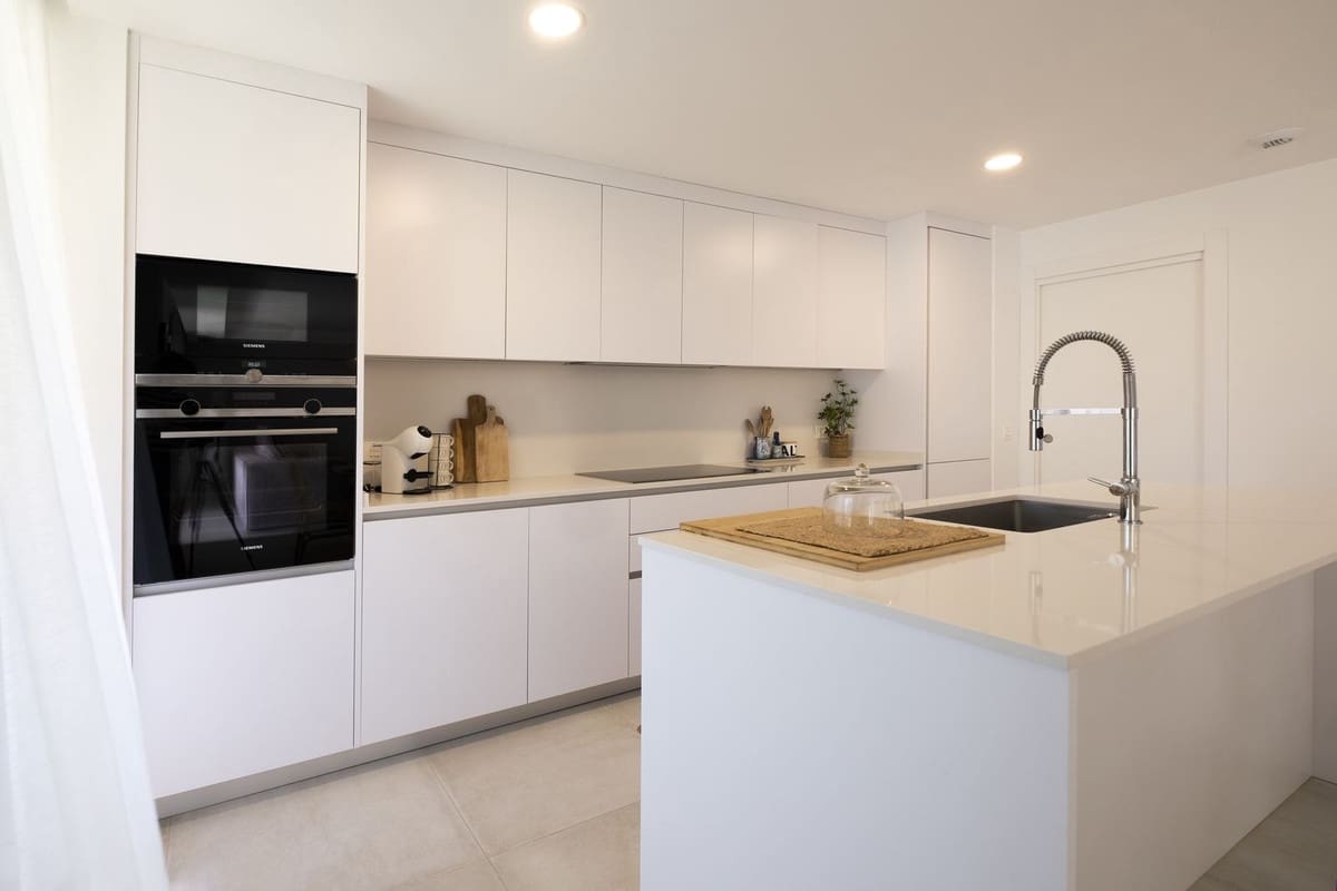 Casa de 3 habitaciones en El Chaparral en venta con piscina - 800.000 € (Ref: 9540000)