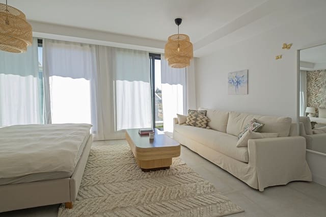 Casa de 3 habitaciones en El Chaparral, Mijas en venta con piscina - 800.000 € (Ref: 9540000)