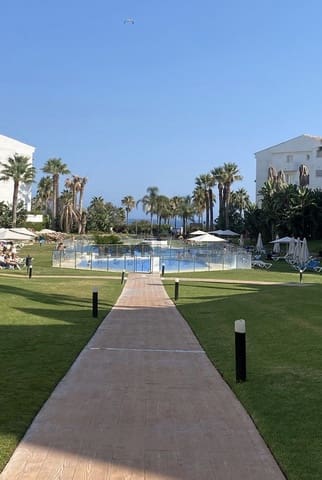 2 bedroom Apartment for sale in Puerto Banus, Marbella with pool - € 825,000 (Ref: 9540003)