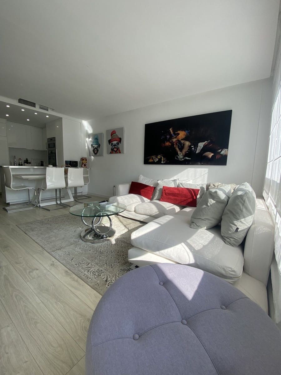 2 bedroom Apartment for sale in Puerto Banus with pool - € 825,000 (Ref: 9540003)