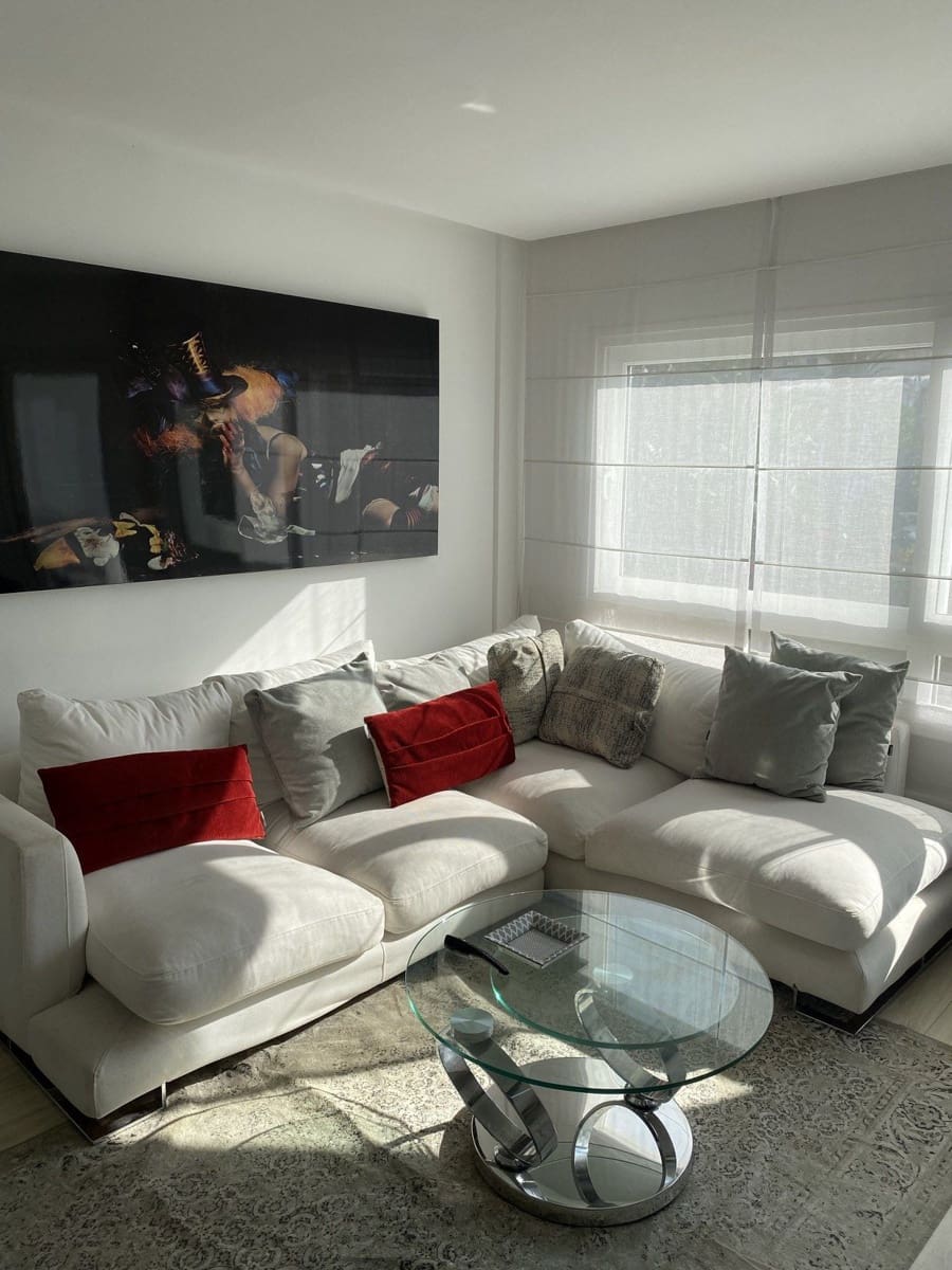 2 bedroom Apartment for sale in Puerto Banus with pool - € 825,000 (Ref: 9540003)