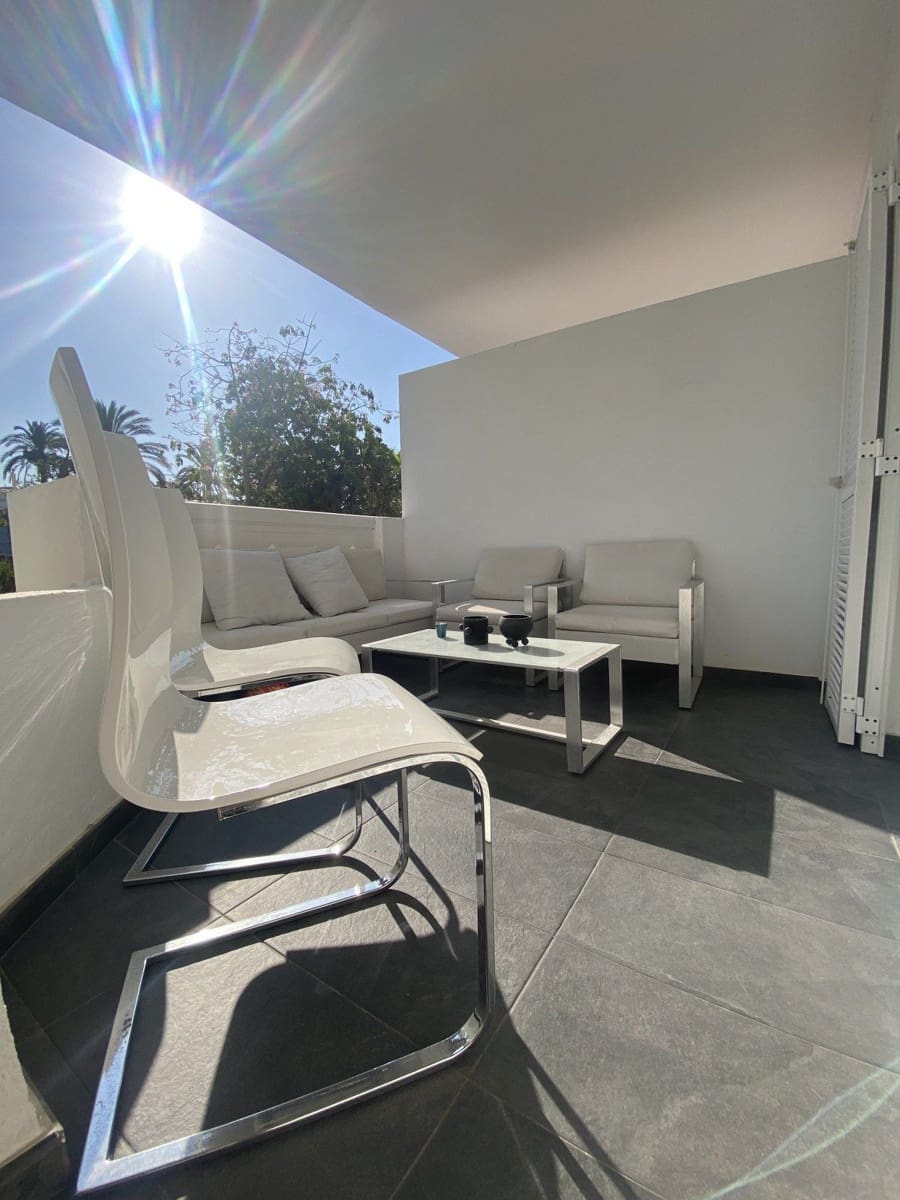 2 bedroom Apartment for sale in Puerto Banus with pool - € 825,000 (Ref: 9540003)