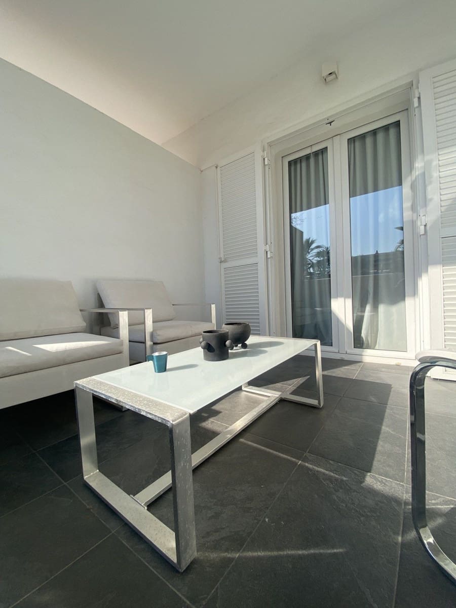 2 bedroom Apartment for sale in Puerto Banus with pool - € 825,000 (Ref: 9540003)