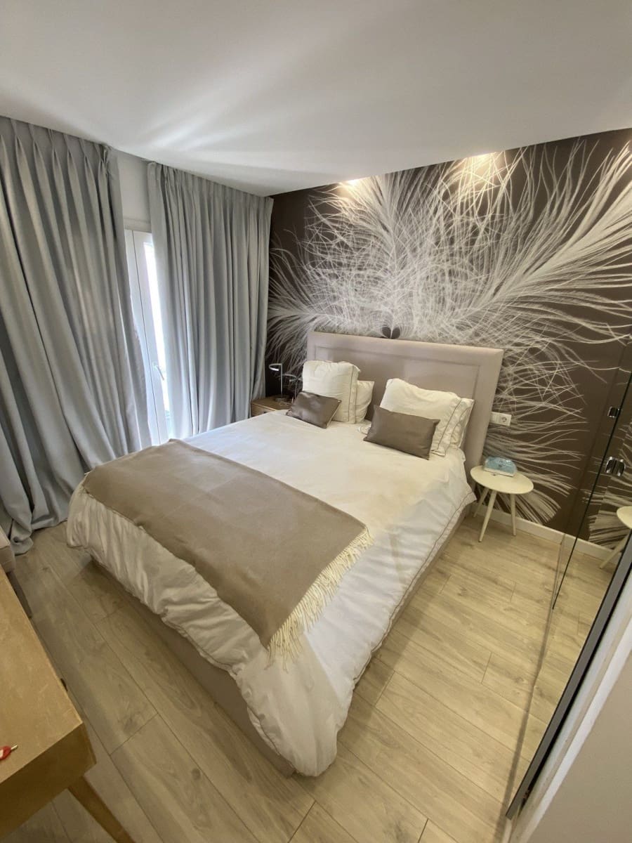 2 bedroom Apartment for sale in Puerto Banus with pool - € 825,000 (Ref: 9540003)