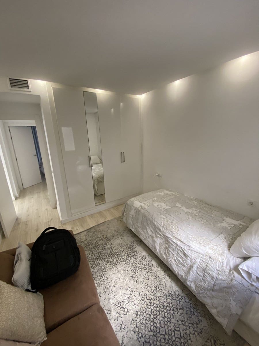 2 bedroom Apartment for sale in Puerto Banus with pool - € 825,000 (Ref: 9540003)