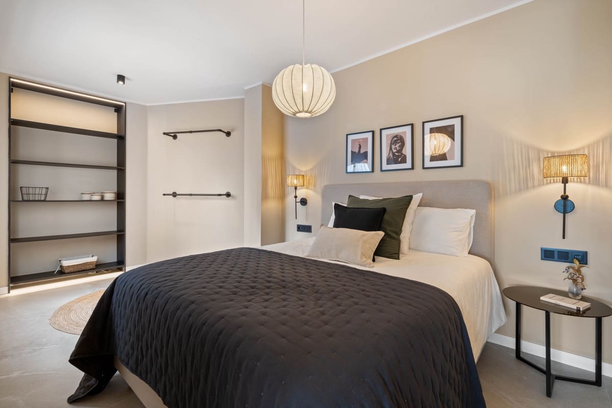 4 bedroom Apartment for sale in Nueva Andalucia with pool - € 825,000 (Ref: 9540006)