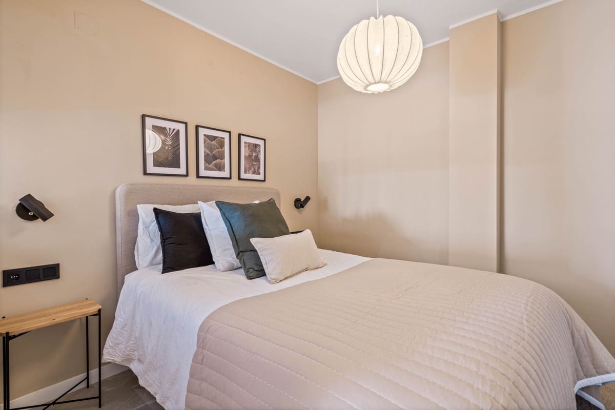 4 bedroom Apartment for sale in Nueva Andalucia with pool - € 825,000 (Ref: 9540006)