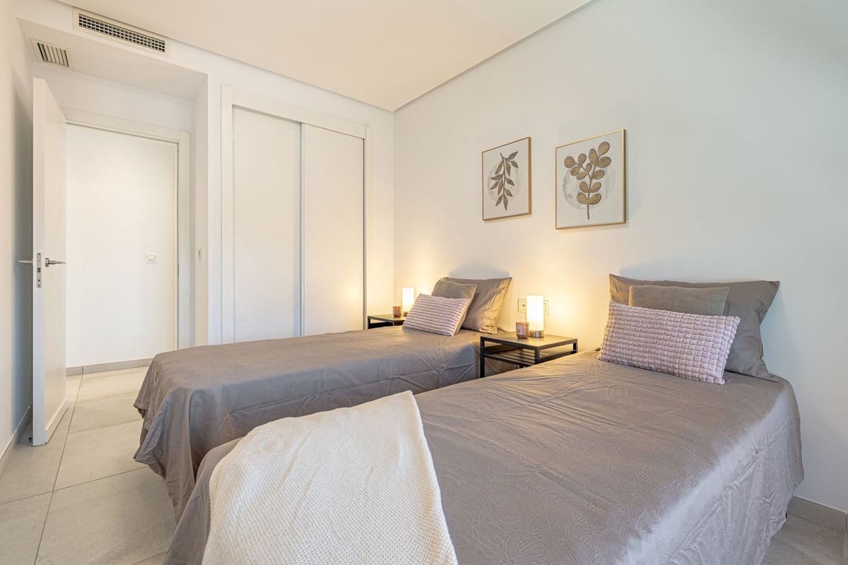 3 slaapkamer Penthouse te koop in La Quinta met zwembad garage - € 825.000 (Ref: 9540007)