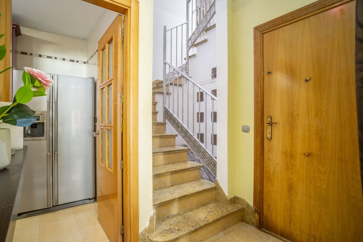 6 sovrum Semi-fristående Villa till salu i Fuengirola - 825 000 € (Ref: 9540008)