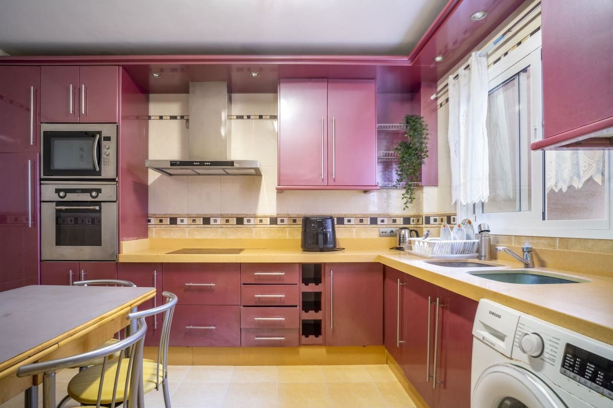 6 sovrum Semi-fristående Villa till salu i Fuengirola - 825 000 € (Ref: 9540008)