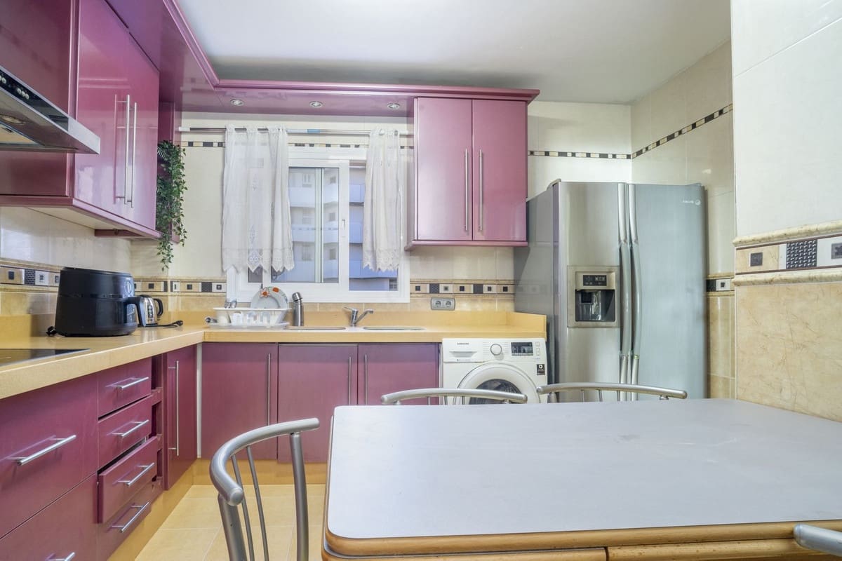 6 sovrum Semi-fristående Villa till salu i Fuengirola - 825 000 € (Ref: 9540008)