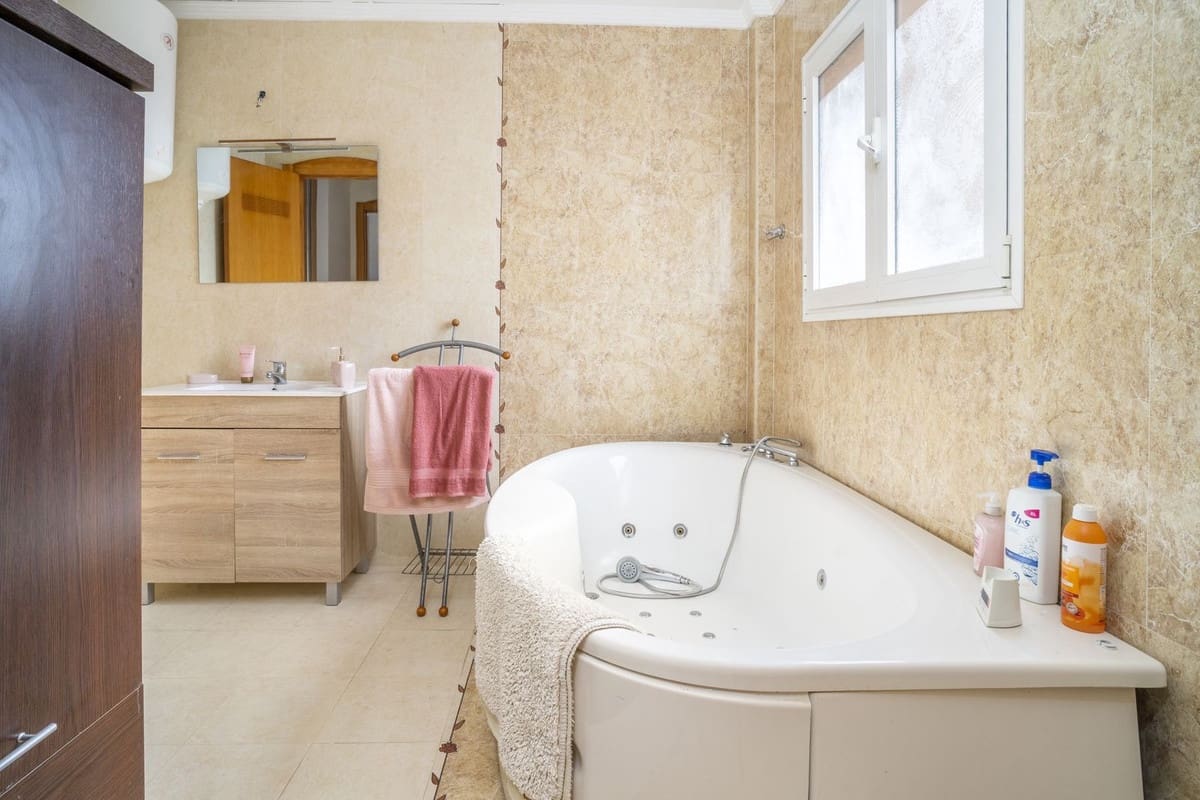 6 sovrum Semi-fristående Villa till salu i Fuengirola - 825 000 € (Ref: 9540008)