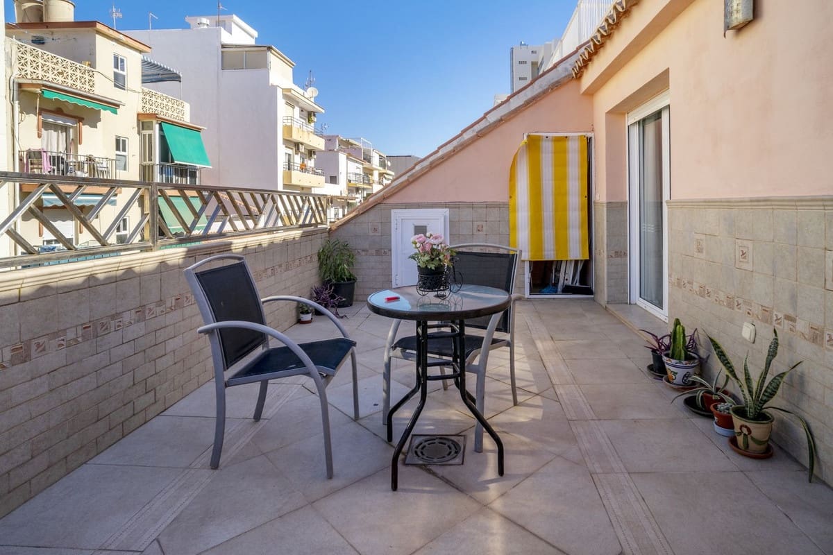 6 sovrum Semi-fristående Villa till salu i Fuengirola - 825 000 € (Ref: 9540008)