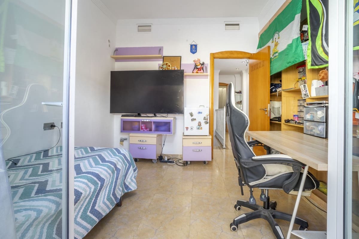 6 sovrum Semi-fristående Villa till salu i Fuengirola - 825 000 € (Ref: 9540008)