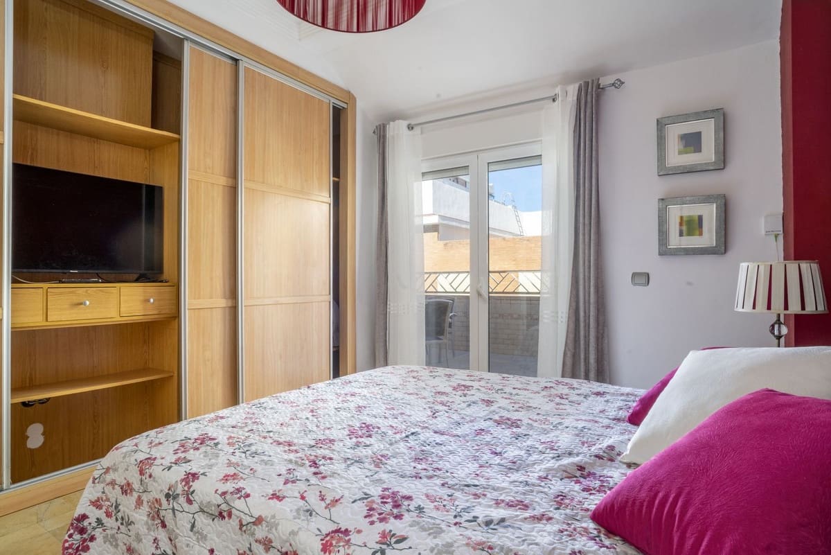 6 sovrum Semi-fristående Villa till salu i Fuengirola - 825 000 € (Ref: 9540008)