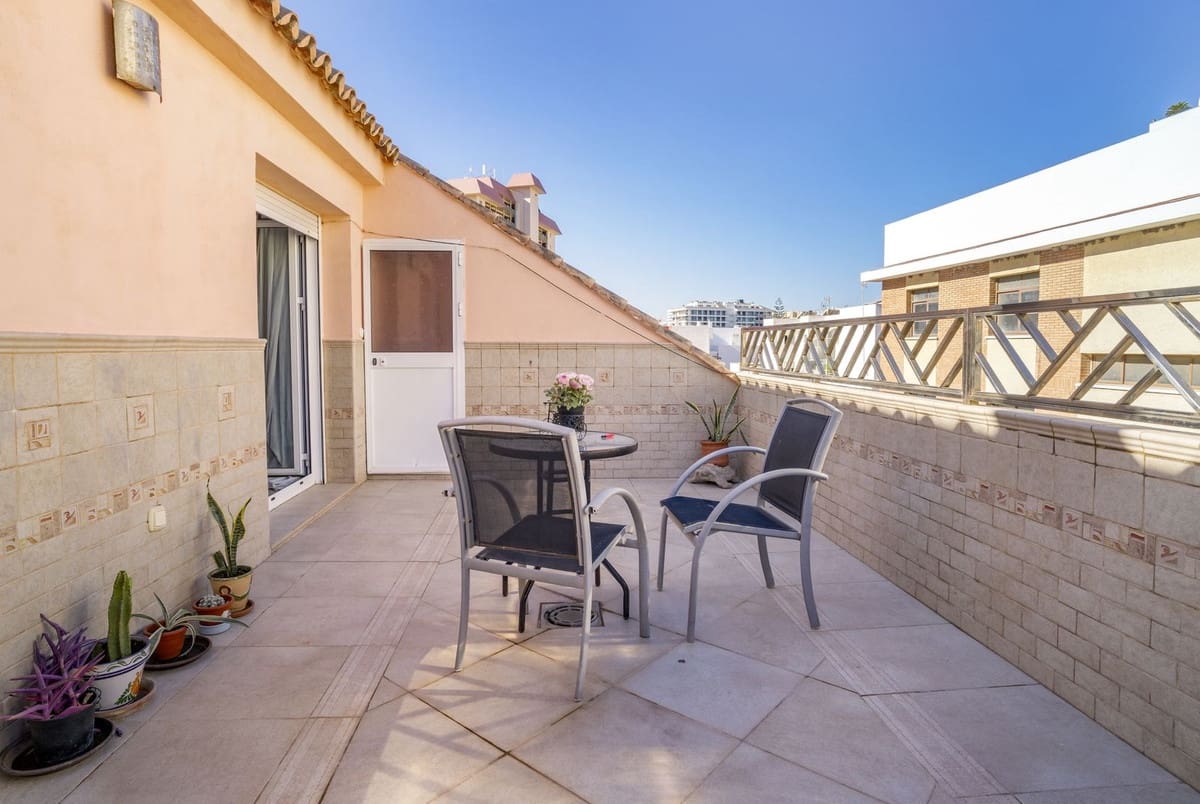 6 sovrum Semi-fristående Villa till salu i Fuengirola - 825 000 € (Ref: 9540008)