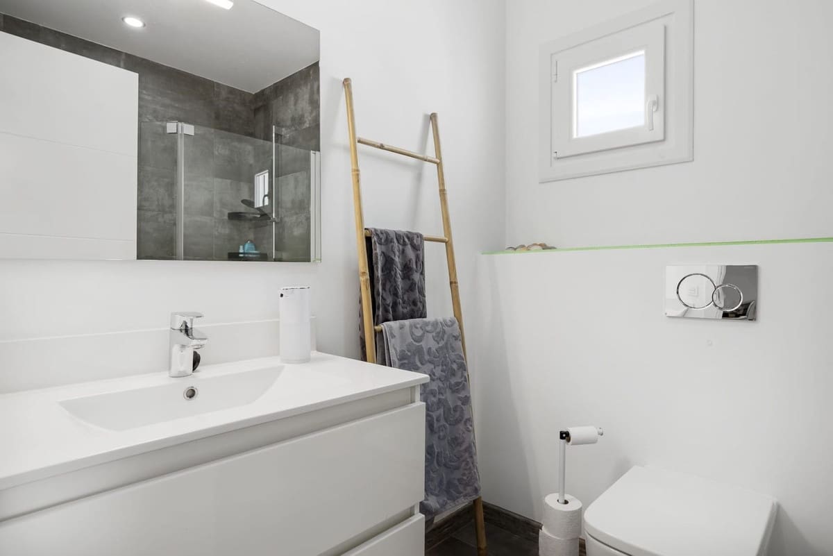 4 bedroom Townhouse for sale in Estepona with pool garage - € 832,100 (Ref: 9540010)