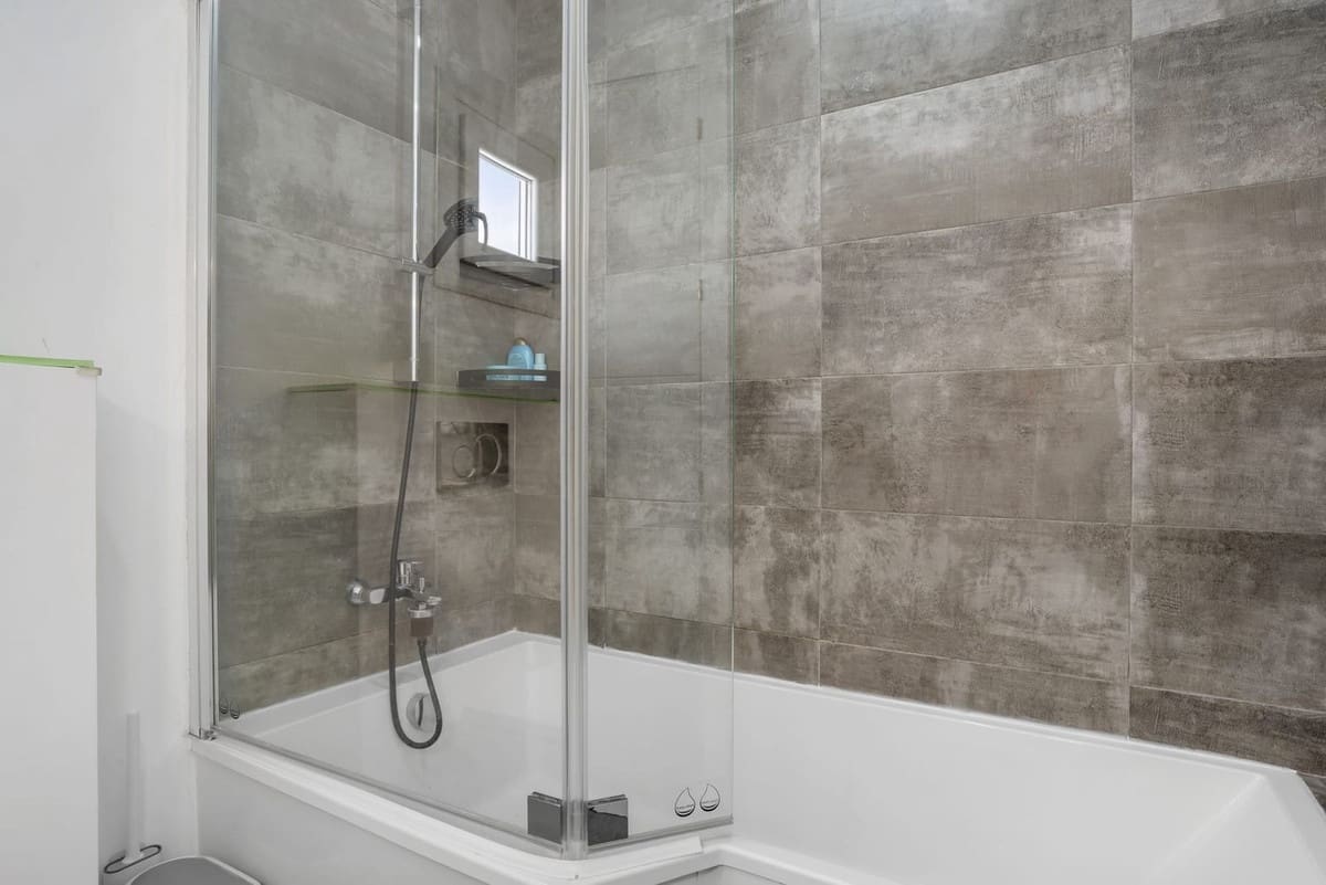 4 bedroom Townhouse for sale in Estepona with pool garage - € 832,100 (Ref: 9540010)