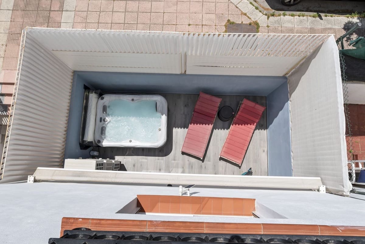 4 bedroom Townhouse for sale in Estepona with pool garage - € 832,100 (Ref: 9540010)