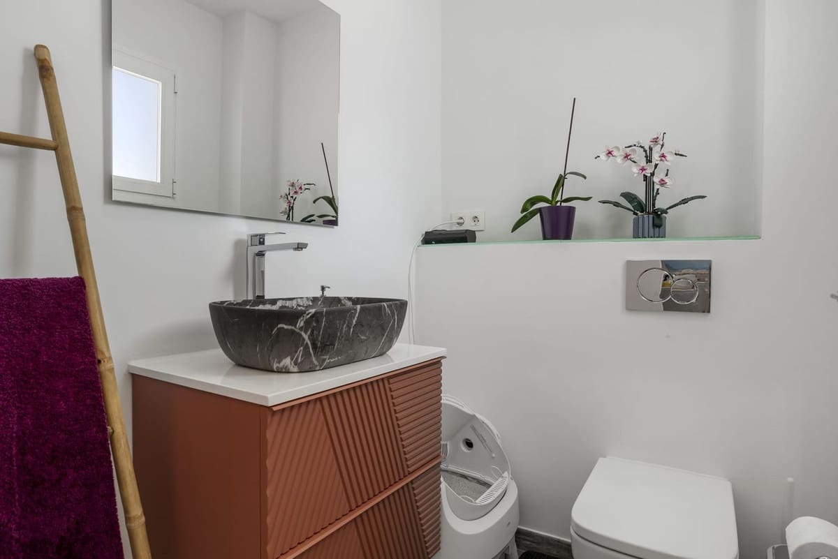 4 bedroom Townhouse for sale in Estepona with pool garage - € 832,100 (Ref: 9540010)