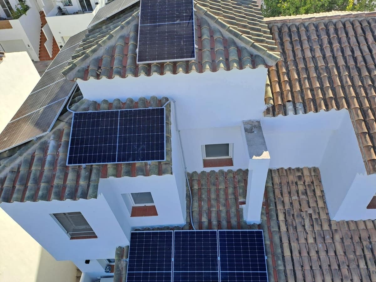 4 bedroom Townhouse for sale in Estepona with pool garage - € 832,100 (Ref: 9540010)