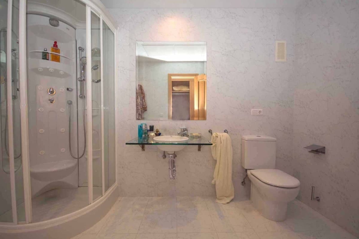 4 soveværelse Lejlighed til salg i New Golden Mile med swimmingpool garage - € 845.000 (Ref: 9540013)