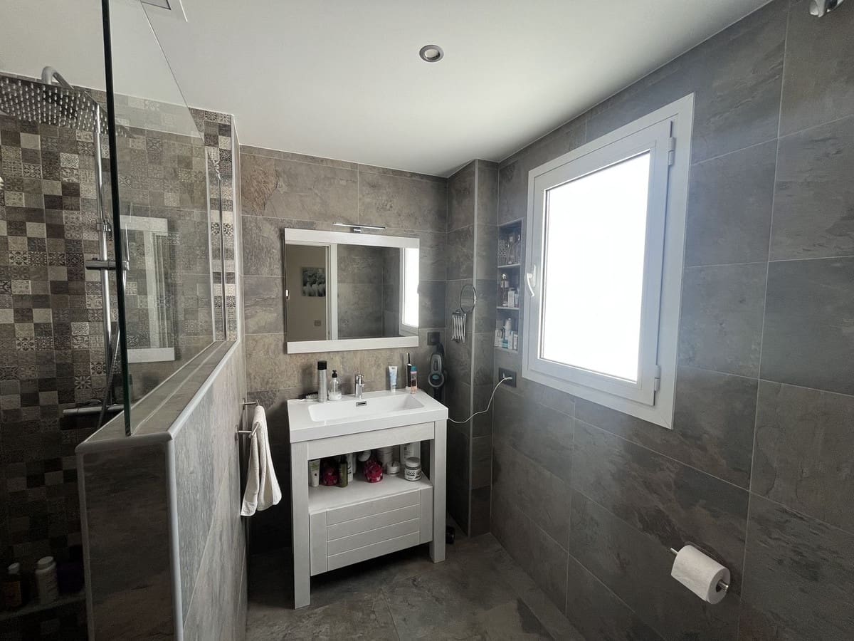 3 slaapkamer Penthouse te koop in Estepona - € 845.000 (Ref: 9540014)