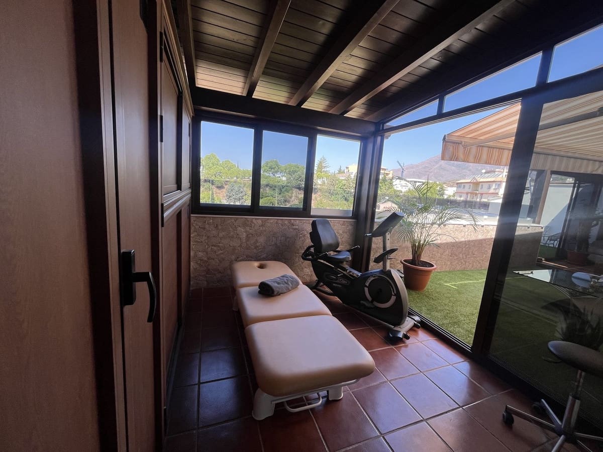 3 slaapkamer Penthouse te koop in Estepona - € 845.000 (Ref: 9540014)