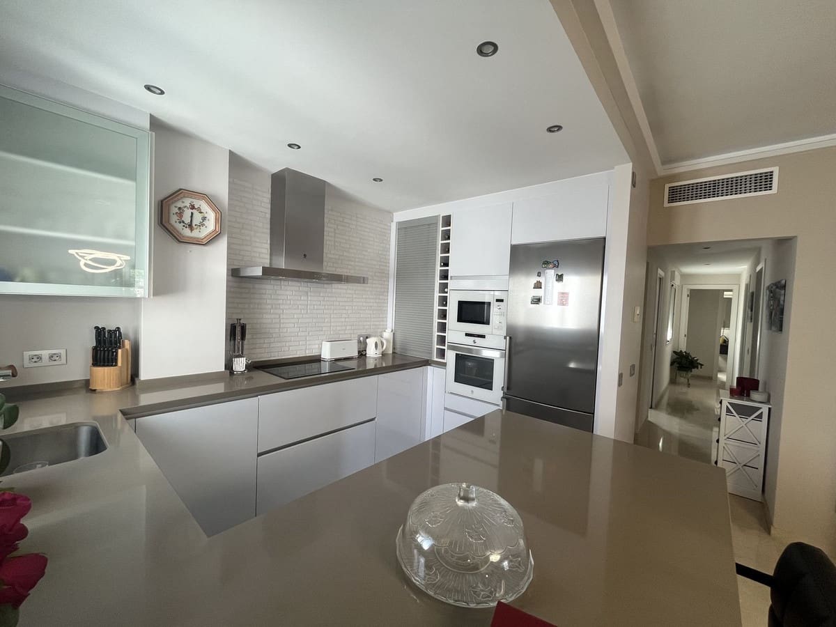 3 slaapkamer Penthouse te koop in Estepona - € 845.000 (Ref: 9540014)