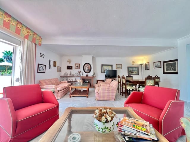 3 bedroom Townhouse for sale in Centro, Estepona - € 845,000 (Ref: 9540016)