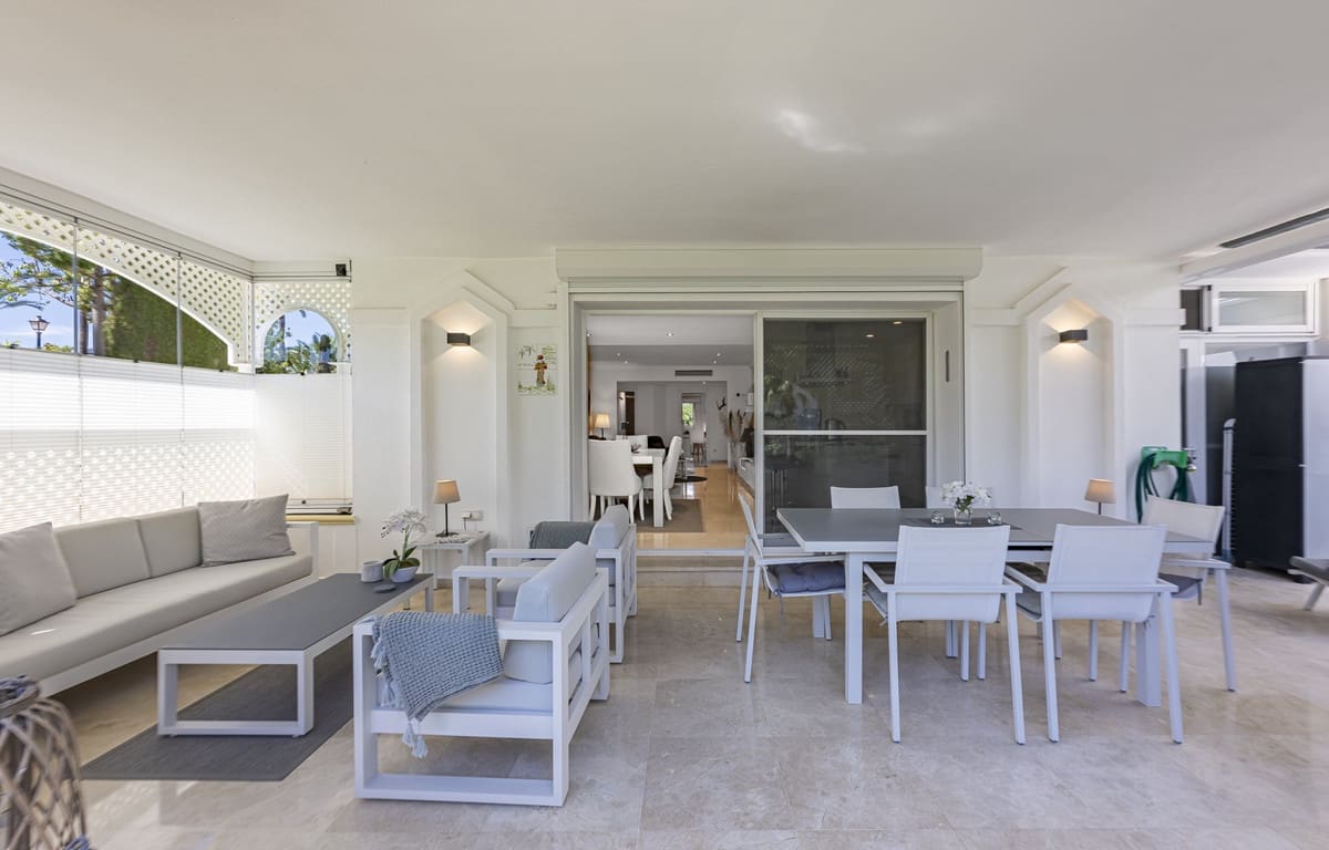 3 chambre Appartement à vendre à Estepona avec piscine - 849 000 € (Ref: 9540018)