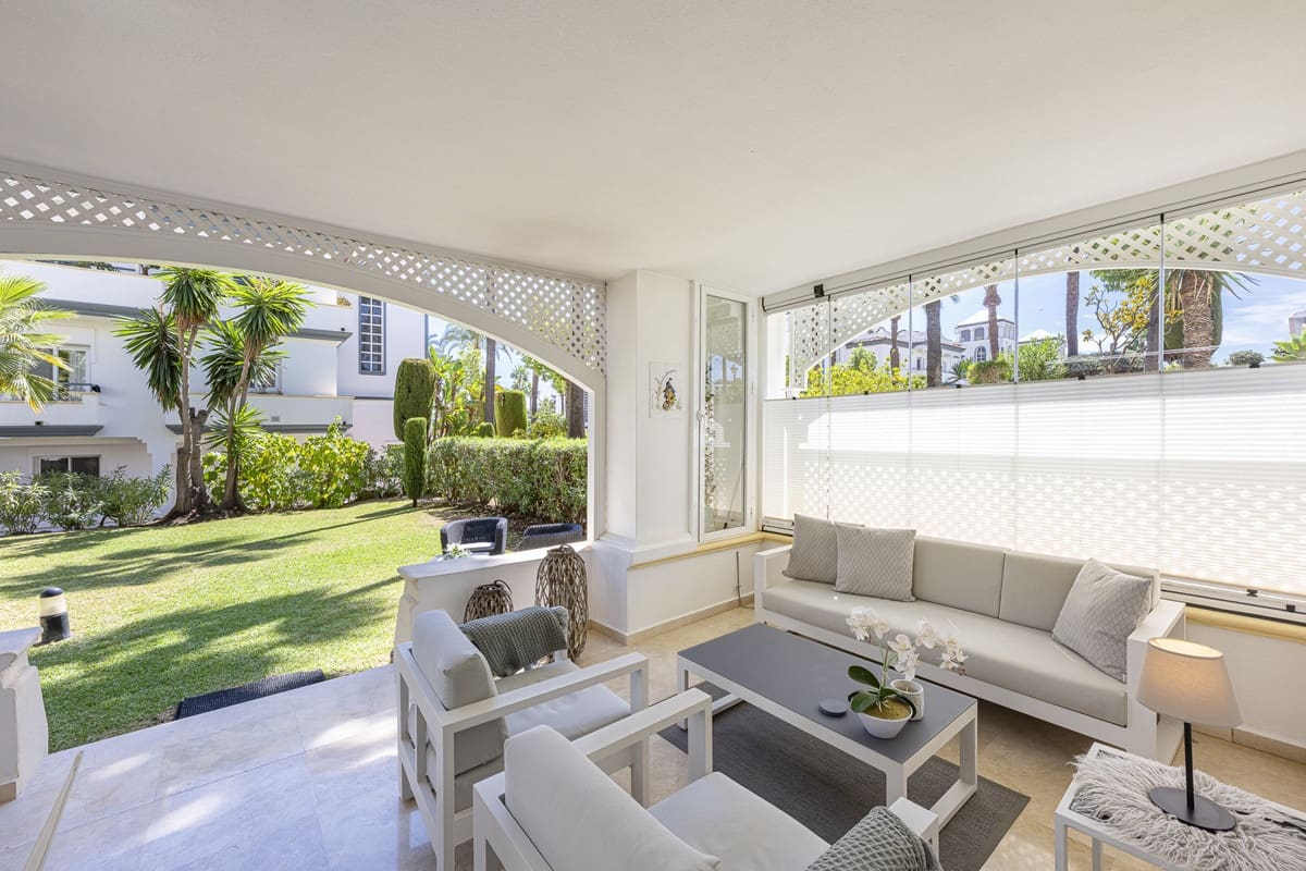 3 chambre Appartement à vendre à Estepona avec piscine - 849 000 € (Ref: 9540018)