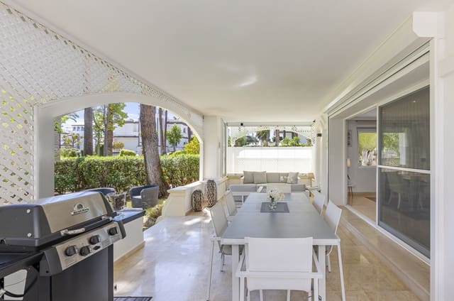 3 quarto Apartamento para venda em Centro, Estepona com piscina - 849 000 € (Ref: 9540018)