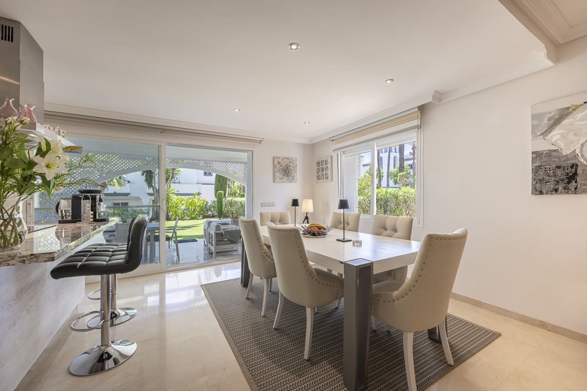 3 chambre Appartement à vendre à Estepona avec piscine - 849 000 € (Ref: 9540018)