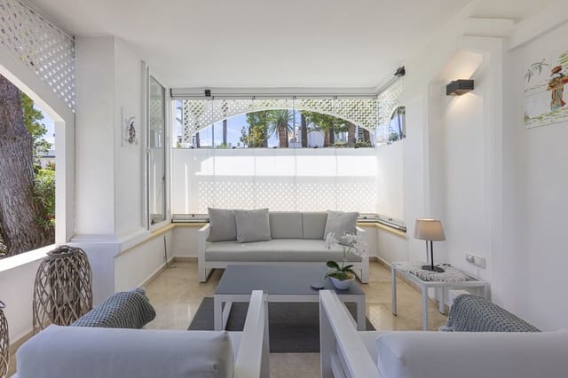 3 quarto Apartamento para venda em Centro, Estepona com piscina - 849 000 € (Ref: 9540018)