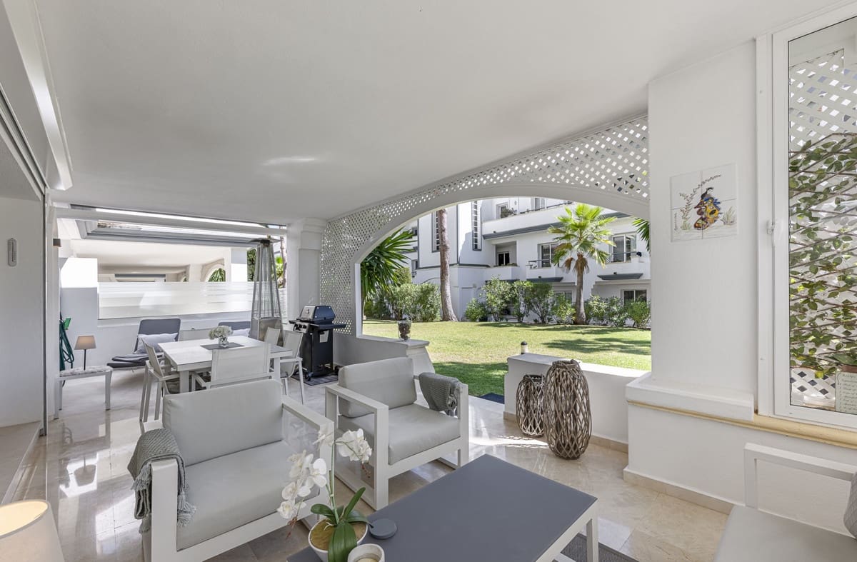 3 chambre Appartement à vendre à Estepona avec piscine - 849 000 € (Ref: 9540018)