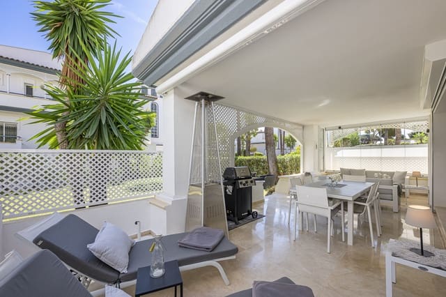 3 quarto Apartamento para venda em Centro, Estepona com piscina - 849 000 € (Ref: 9540018)