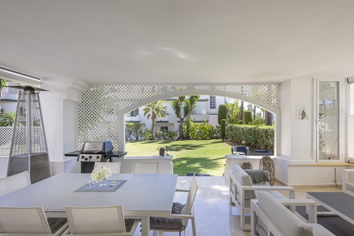 3 chambre Appartement à vendre à Estepona avec piscine - 849 000 € (Ref: 9540018)