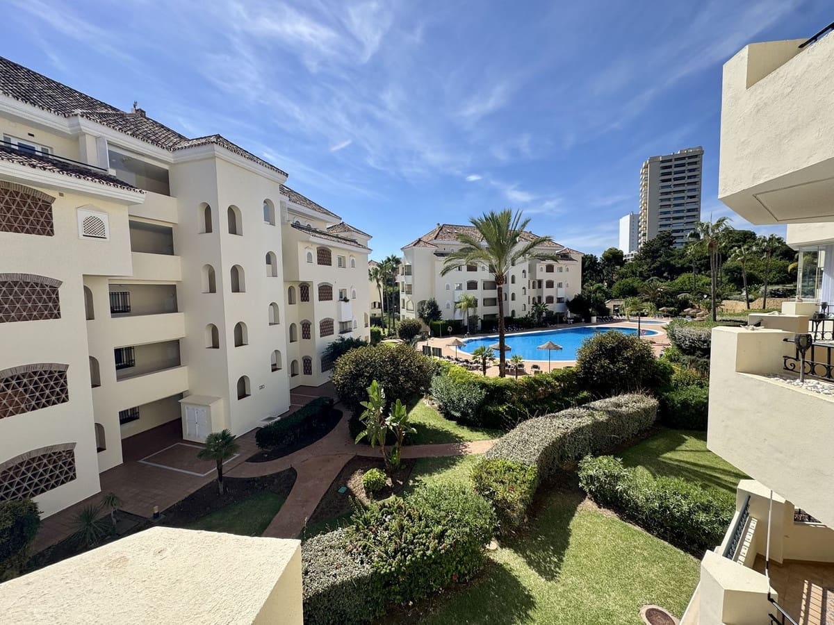 3 sovrum Lägenhet till salu i Elviria med pool garage - 849 000 € (Ref: 9540020)