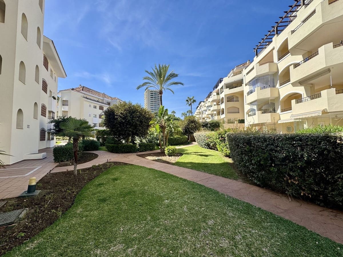 3 sovrum Lägenhet till salu i Elviria med pool garage - 849 000 € (Ref: 9540020)