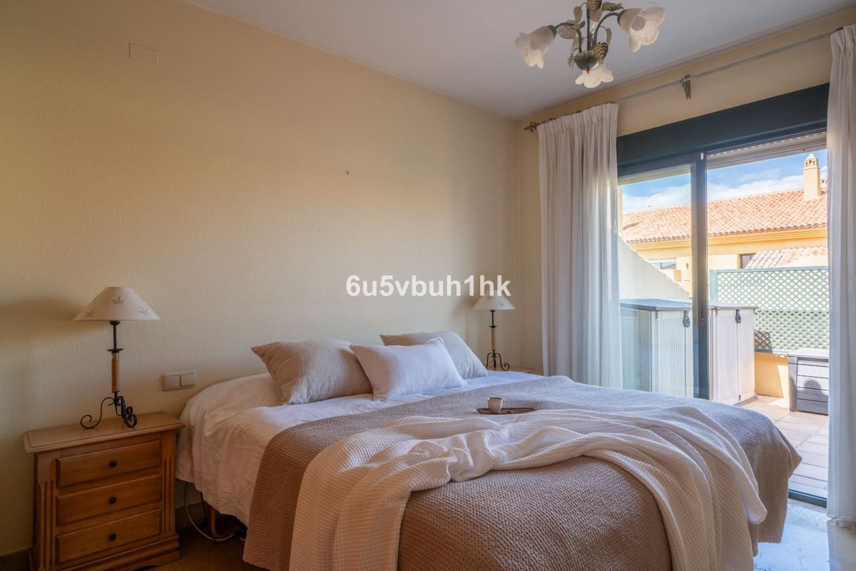 4 soveværelse Penthouse til salg i San Pedro de Alcantara med swimmingpool garage - € 849.000 (Ref: 9540021)