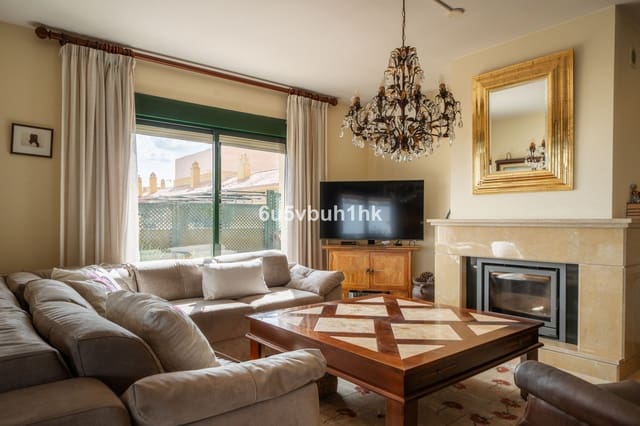 4 soveværelse Penthouse til salg i San Pedro de Alcántara Pueblo, Marbella med swimmingpool garage - € 849.000 (Ref: 9540021)