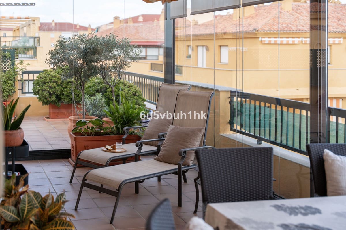 4 soveværelse Penthouse til salg i San Pedro de Alcantara med swimmingpool garage - € 849.000 (Ref: 9540021)