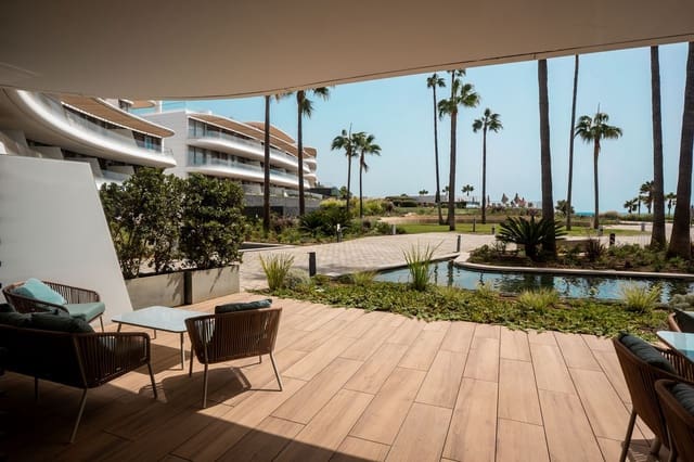 Apartamento de 2 habitaciones en Centro, Estepona en venta con piscina - 850.000 € (Ref: 9540023)