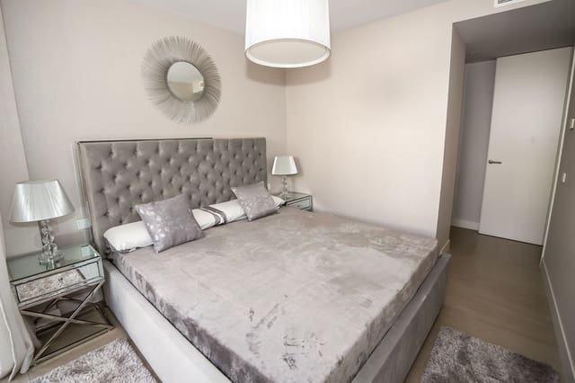 Apartamento de 2 habitaciones en Centro, Estepona en venta con piscina - 850.000 € (Ref: 9540023)