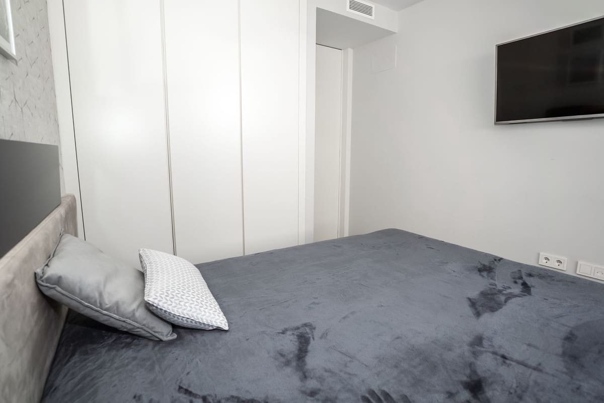 Apartamento de 2 habitaciones en Estepona en venta con piscina - 850.000 € (Ref: 9540023)