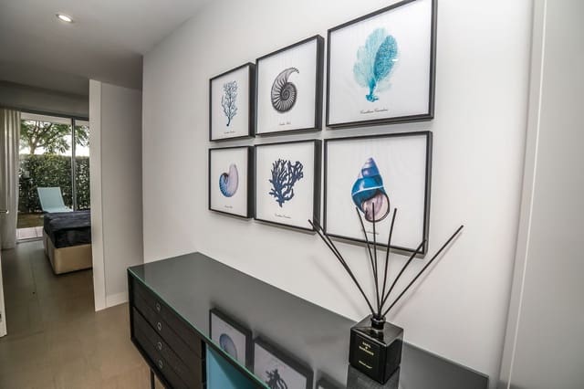 Apartamento de 2 habitaciones en Centro, Estepona en venta con piscina - 850.000 € (Ref: 9540023)